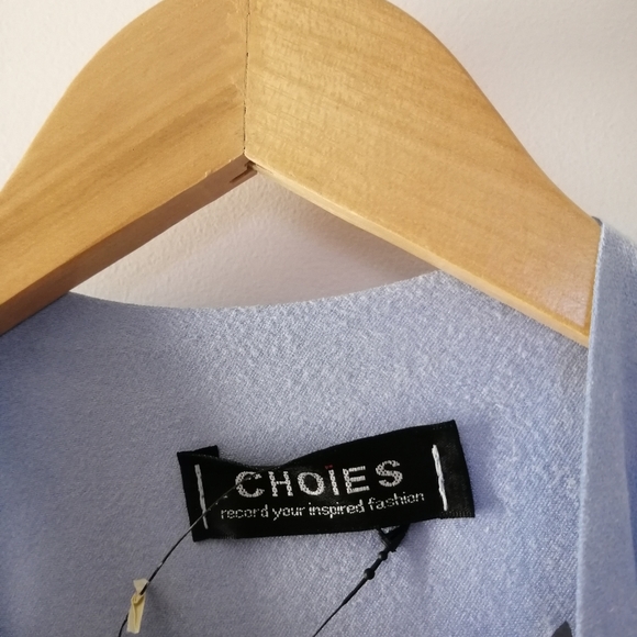 Cut Out Shawl Blue - Picture 4 of 9